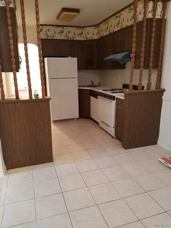 Foto del edificio - 86-42 Little Neck Pkwy