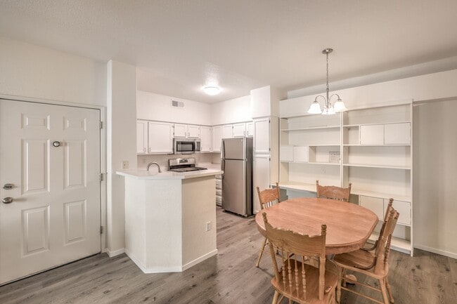 Building Photo - 1 Bedroom Condo in Las Vegas Nevada.