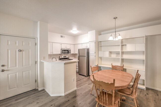 Foto del edificio - 1 Bedroom Condo in Las Vegas Nevada.