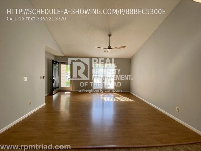 Building Photo - One Level 3BR/2BA W/Fenced Yard in Greensboro