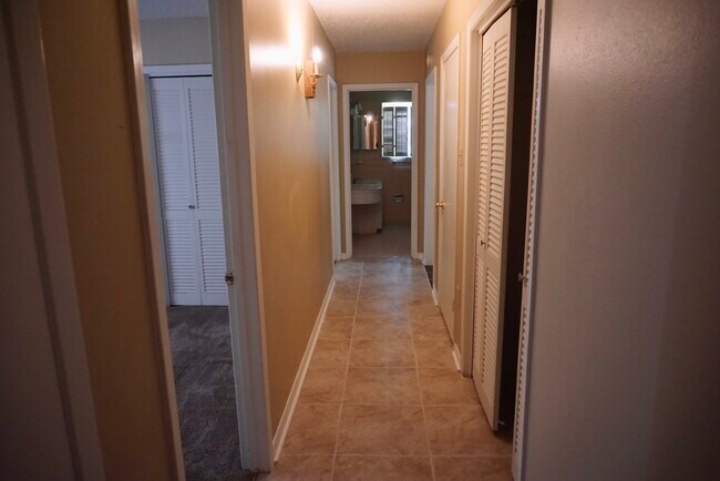 Foto del edificio - 317 E Langley Blvd