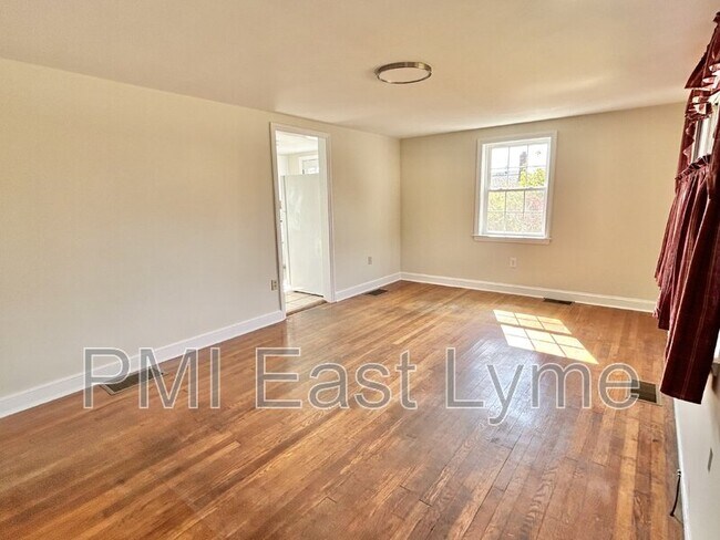 Foto del edificio - 32 Homestead Cir
