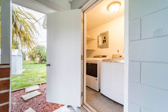 Building Photo - 51 N Cortez Ave