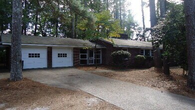 Building Photo - 1622 Maple St