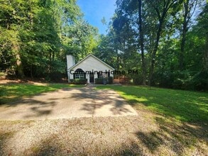 Building Photo - 9014 Shorewood Ln