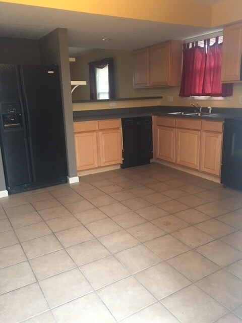 Foto del edificio - 2 bedroom, 2.5 bath townhouse: Oaklawn Park