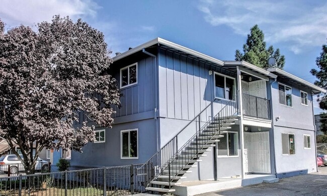 Building Photo - 832 Jeanne Ave