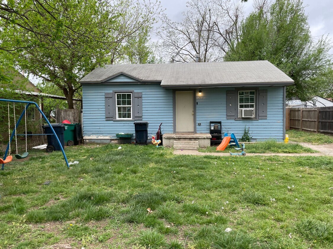 Primary Photo - Beautiful 3 bed bed 1 bath make ready home...