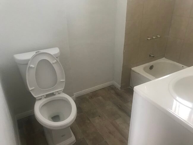 Restroom - 1118 N Norman Ct