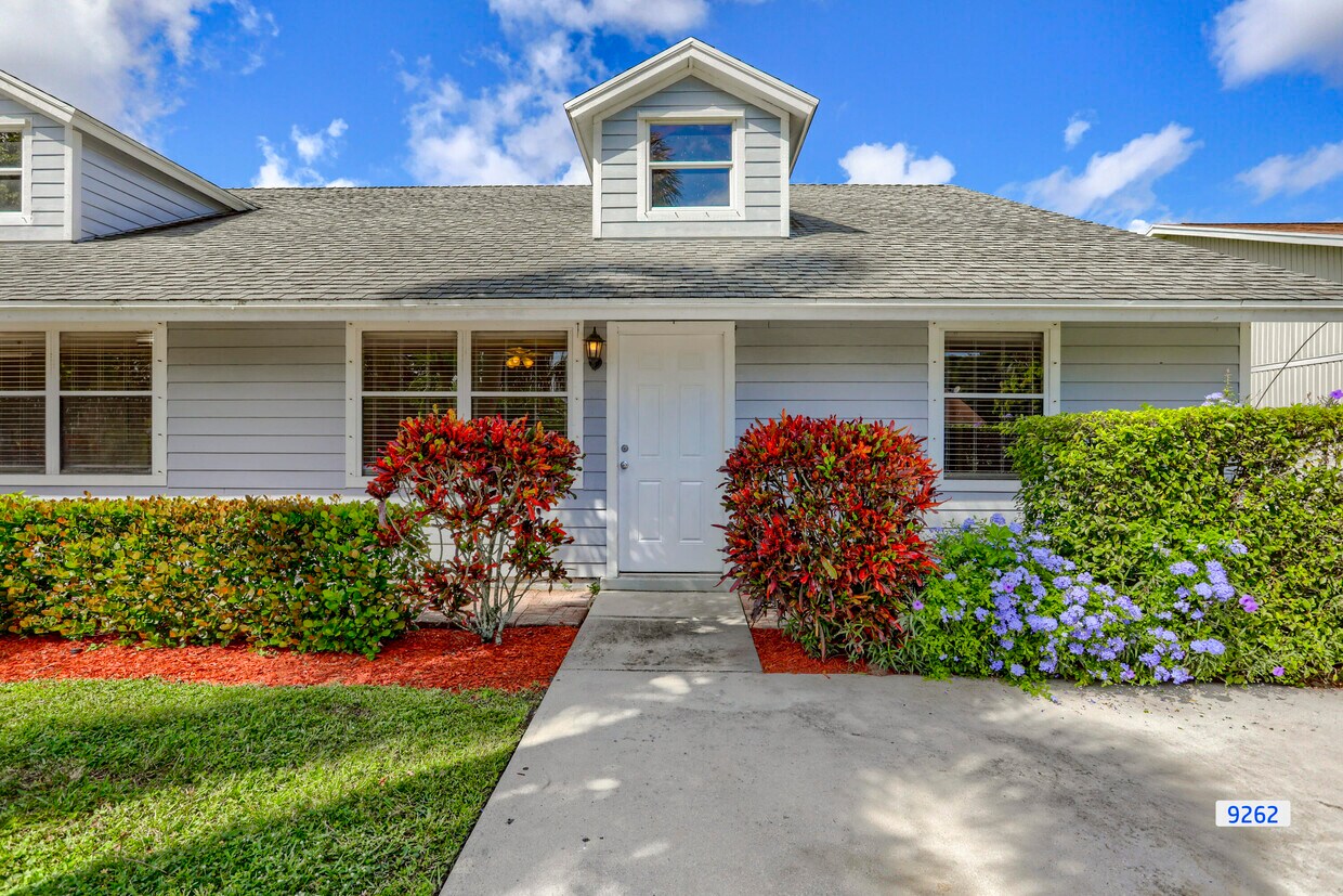 Foto principal - 9262 Green Meadows Way
