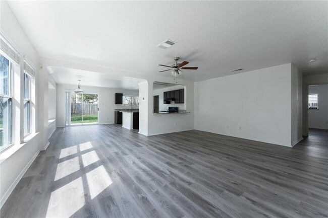 Building Photo - 315 Bello Dr