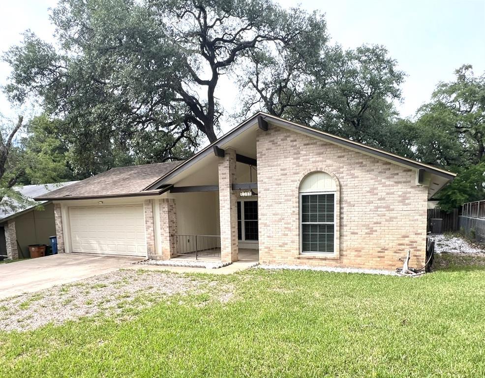 Primary Photo - 2514 Redleaf Ln