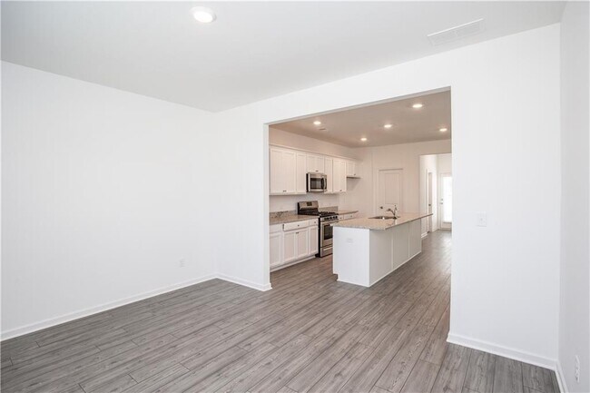Building Photo - 101 Goshawk St