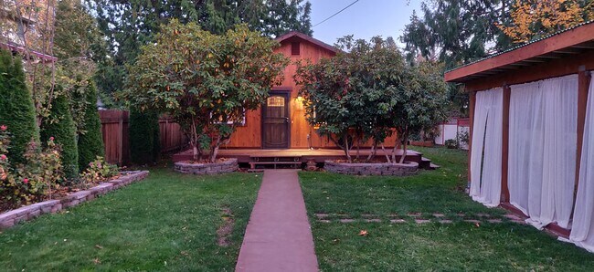 Foto del edificio - 3842 Idaho St