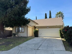 Building Photo - 6631 Mt Bachelor Ct