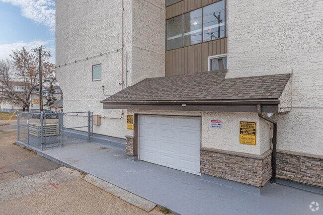 10/2023 Covered Parking - Liberty Quarters