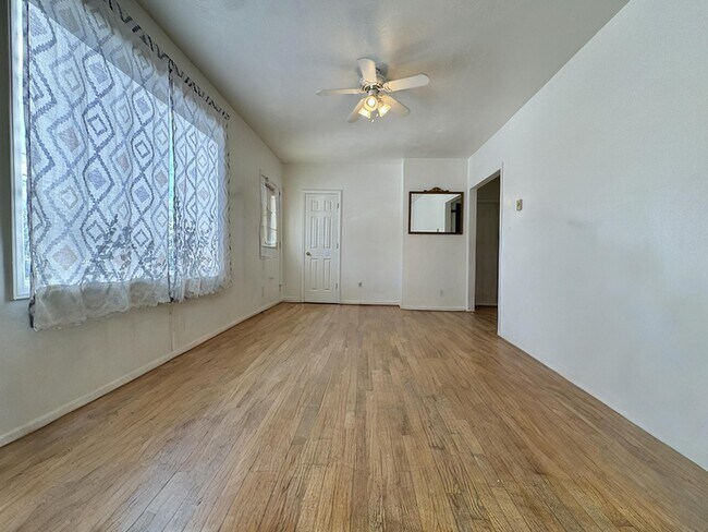 Foto del edificio - 1708 Grayland St