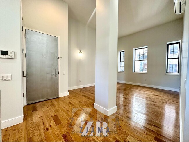 Foto del edificio - 72 Willoughby St