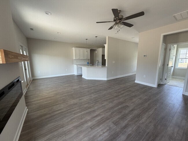 Foto del edificio - 405 Creeks Edge Dr