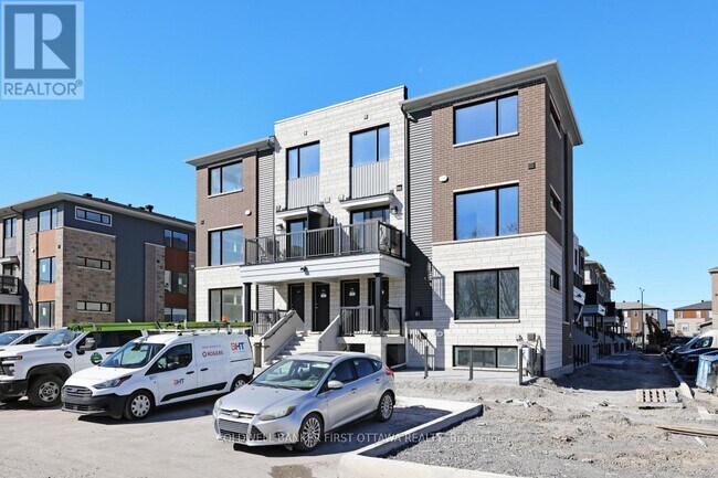 Photo du bâtiment - 917 Creekway Private