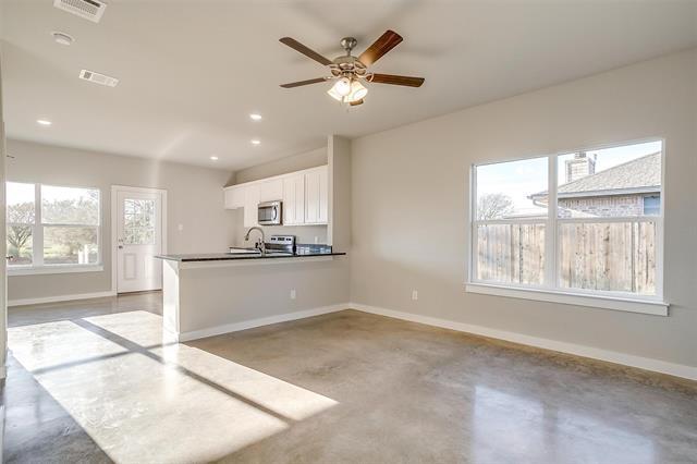 Building Photo - 609 Mesquite Dr