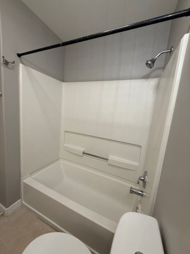 Foto del edificio - Beautiful Single-Family Home for Rent in Springville!