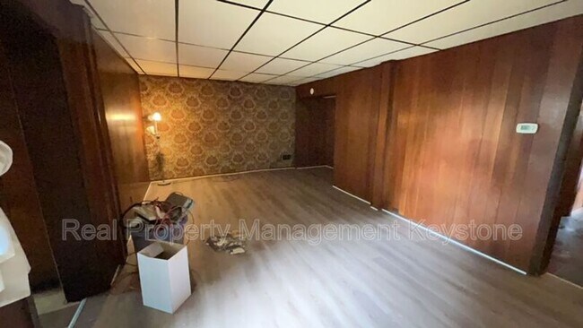 Building Photo - 121 Cutler St