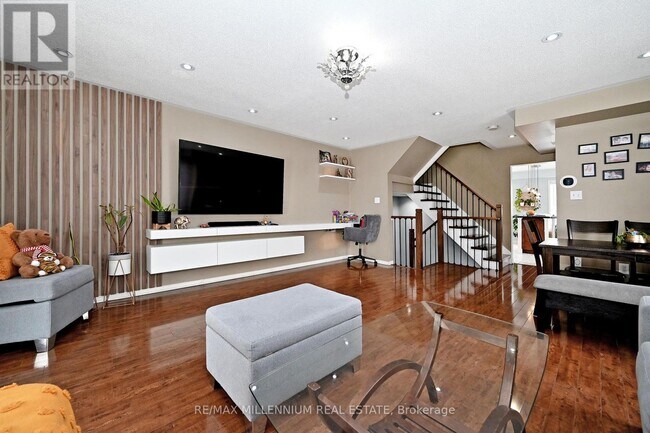 Building Photo - 21 Hesketh Rd