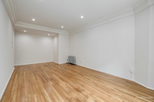 Foto del edificio - 560 O'Farrell St