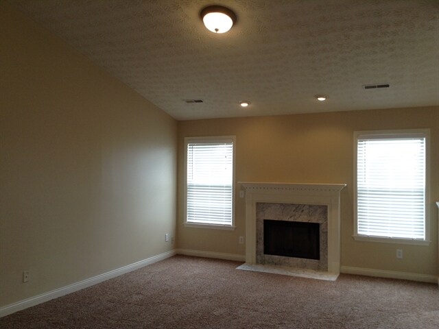 Building Photo - 11 Sparrow Ln