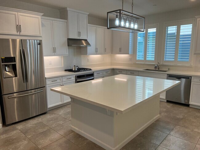 Building Photo - 5565 El Dorado Ln