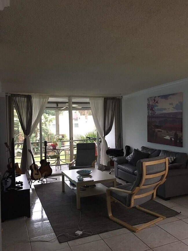 9460 Live Oak Pl Unit 203, Davie, FL 33324 Condo for Rent in Davie
