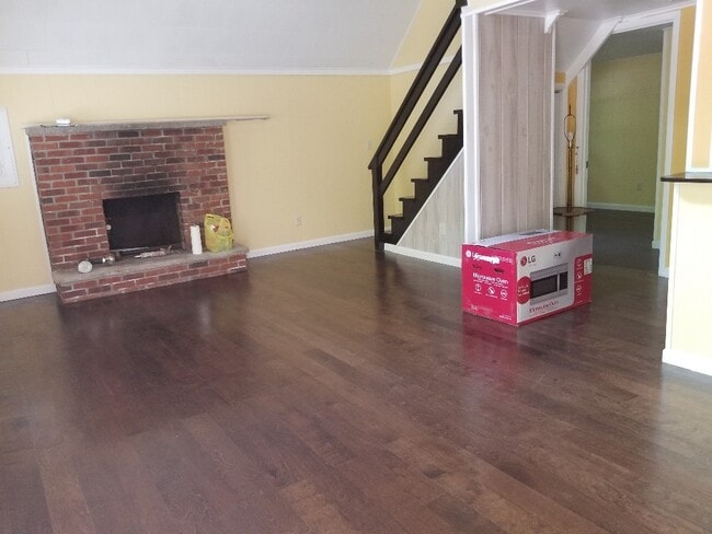 Building Photo - Do Not Miss Out On Seeing This Cute As A B...