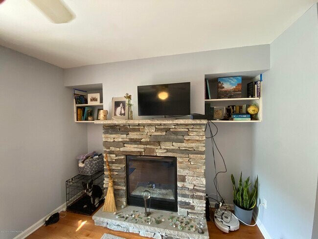 Foto del edificio - 25 Meadow Ave