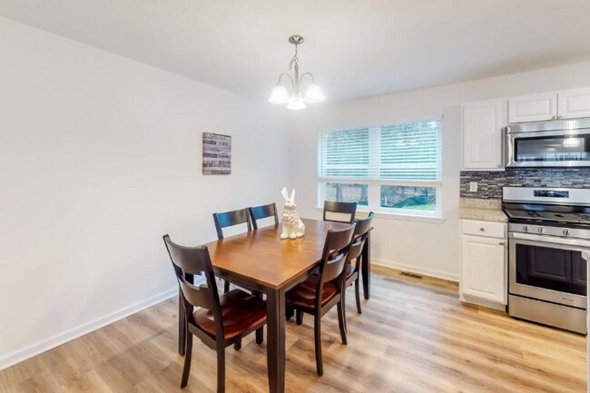 Building Photo - 1170 Thunder Dr