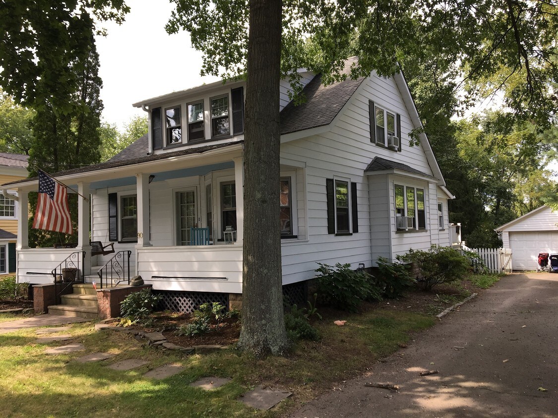 90 Washington St, Rocky Hill, NJ 08553 House Rental in Rocky Hill, NJ