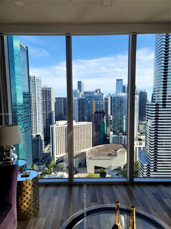Foto del edificio - 151 SE 1st St