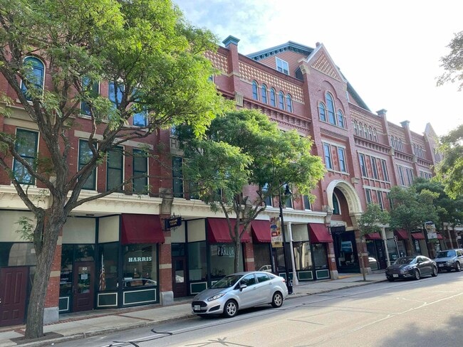 Building Photo - 30 Hanover St