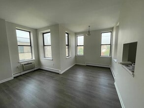 Building Photo - 263 10th St