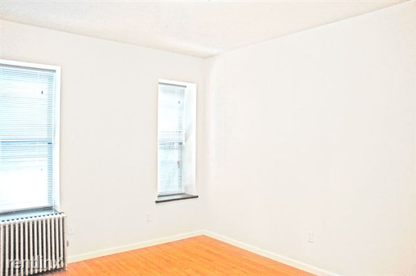Building Photo - 83 Graham Ave