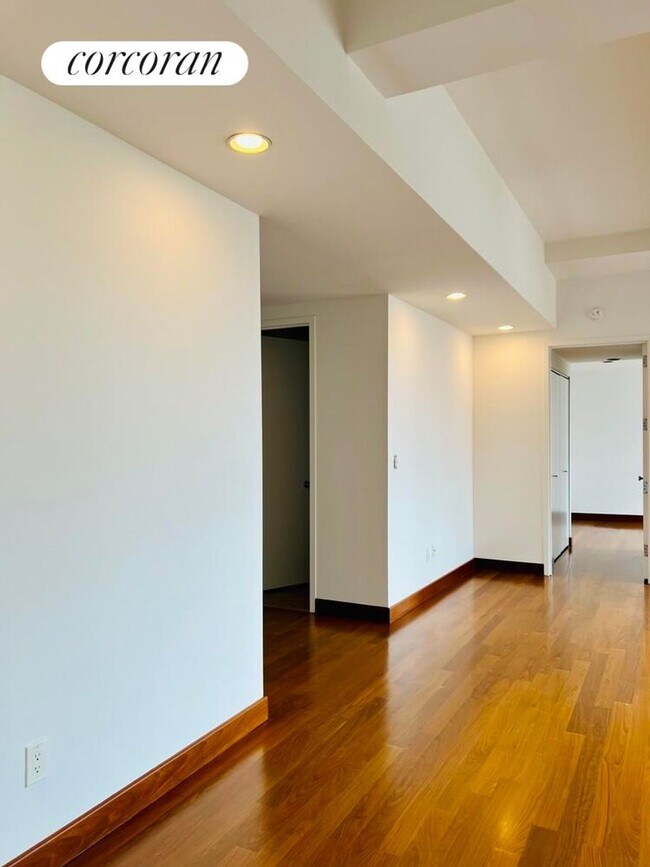 Foto del edificio - 305 E 63rd St