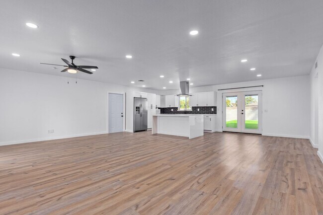 Foto del edificio - 4 bedroom 2 bath remodeled house for rent ...