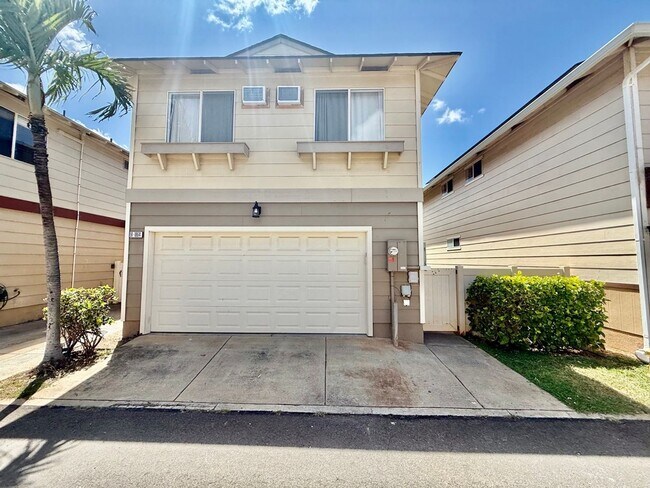 Building Photo - Beautifully Renovated 3BR/2.5BA Home with ...