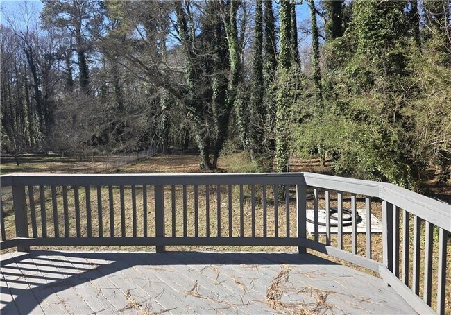 Foto del edificio - 2435 Bouldercliff Way SE