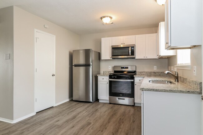 Foto del edificio - 1402 Swansfield Ln