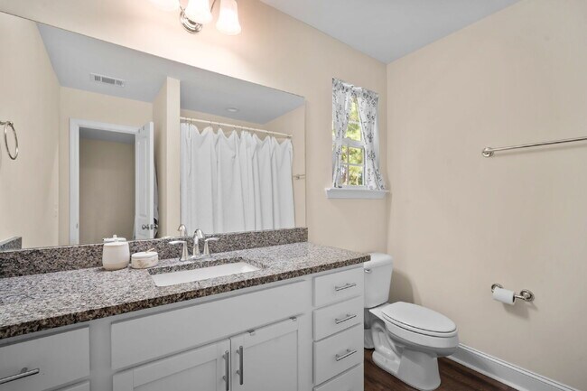 Foto del edificio - 3 Bedroom 2.5 Bath home in Azalea Square