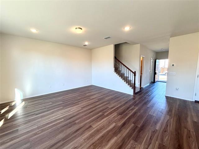 Building Photo - 2006 Hummingbird St