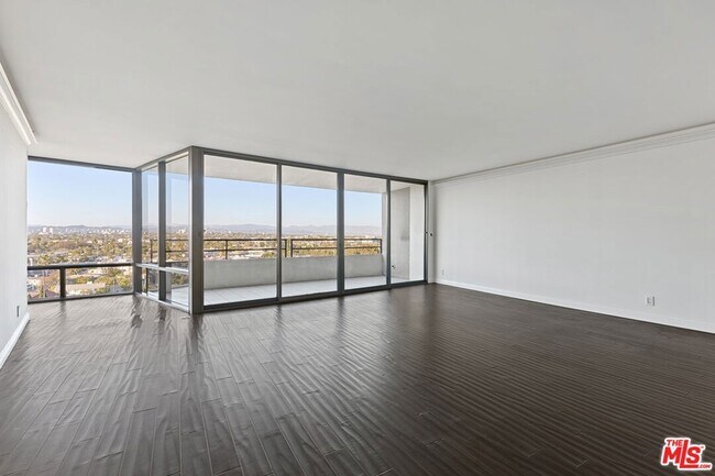 Building Photo - 4316 Marina City Dr