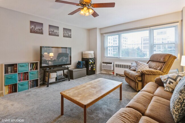 Foto del edificio - 2909 N Sheridan Rd