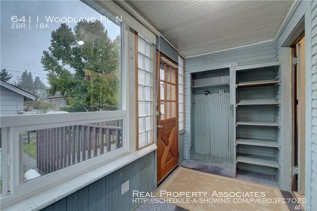 Foto del edificio - Green lake Craftsman